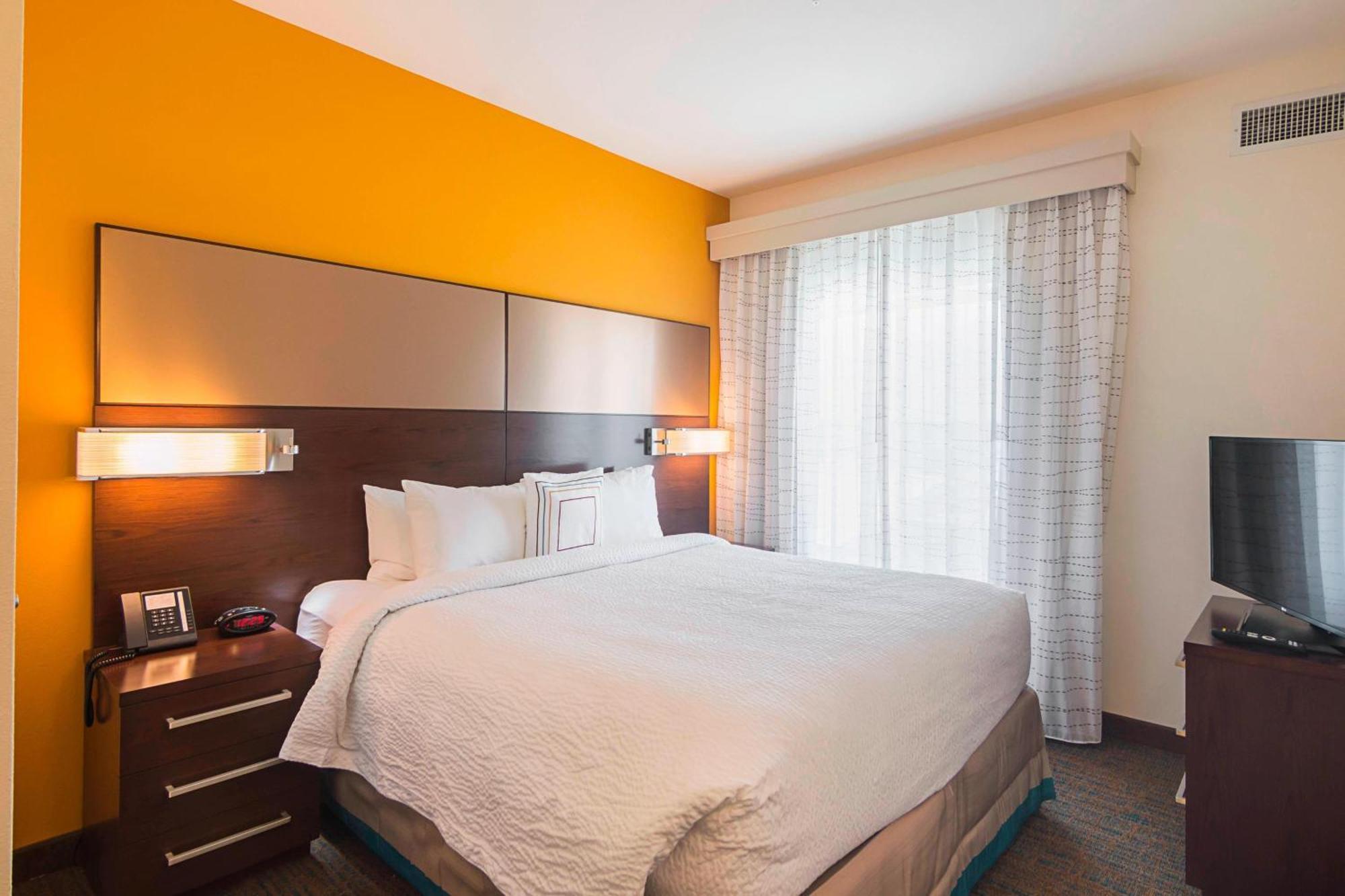 By Marriott 3* Denton